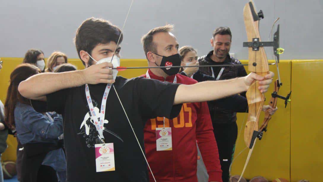 Erciyes Koleji Bünyesinde Portekiz Ve Romanya'dan Gelen Katılımcılar İle  Okçuluktan, Geleneksel Oyunlara Kadar Bir Çok Proje Etkinliği Gerçekleştirildi.
